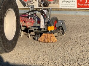 balai de bordure hydraulique gauche